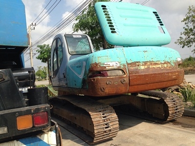 รถขุด Kobelco SK200-3 สต็อเราจากญี่ปุ่น สนใจโทร. 080-6565422 (หนิง)