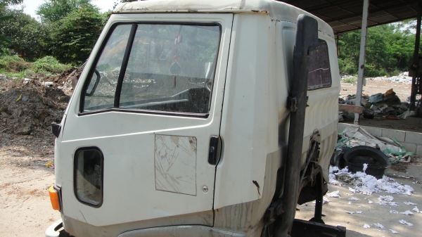 หัว HINO FC ฃุปเปอร์เสี่ยสภาพสวยเดิมๆ กันชน ขาดีดหน้า-หลัง  ตู้แอร์ ของครบ ราคาถูก