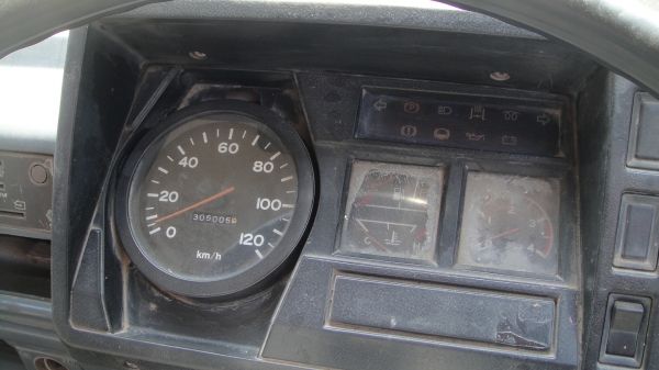 หัว HINO FC ฃุปเปอร์เสี่ยสภาพสวยเดิมๆ กันชน ขาดีดหน้า-หลัง  ตู้แอร์ ของครบ ราคาถูก