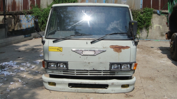 หัว HINO FC ฃุปเปอร์เสี่ยสภาพสวยเดิมๆ กันชน ขาดีดหน้า-หลัง  ตู้แอร์ ของครบ ราคาถูก