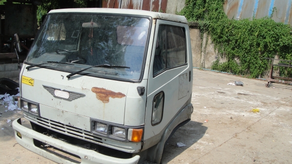 หัว HINO FC ฃุปเปอร์เสี่ยสภาพสวยเดิมๆ กันชน ขาดีดหน้า-หลัง  ตู้แอร์ ของครบ ราคาถูก