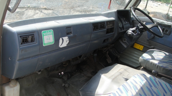 หัว HINO FC ฃุปเปอร์เสี่ยสภาพสวยเดิมๆ กันชน ขาดีดหน้า-หลัง  ตู้แอร์ ของครบ ราคาถูก