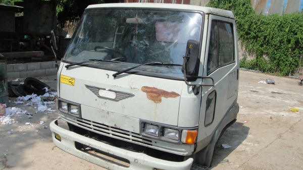 หัว HINO FC ฃุปเปอร์เสี่ยสภาพสวยเดิมๆ กันชน ขาดีดหน้า-หลัง  ตู้แอร์ ของครบ ราคาถูก