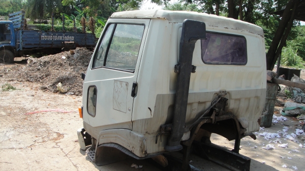 หัว HINO FC ฃุปเปอร์เสี่ยสภาพสวยเดิมๆ กันชน ขาดีดหน้า-หลัง  ตู้แอร์ ของครบ ราคาถูก