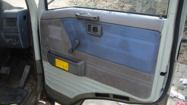 หัว HINO FC ฃุปเปอร์เสี่ยสภาพสวยเดิมๆ กันชน ขาดีดหน้า-หลัง  ตู้แอร์ ของครบ ราคาถูก