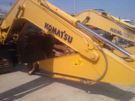 ขายชุดบูมอาม บุ้งกี้ pc200-7 ทั้งยวงเลย....สวยมากๆรถใช้น้อยแค่600กว่าชั่วโมง