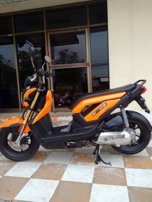 รุ่นใหม่ล่าสุด Zoomer X ปี 2556 เทรนสีใหม่ รถสวยเท่ห์ฝุดๆ เล่มทะเบียนพร้อม รุ่นใหม่ล่าสุด Zoomer X ปี 2556 เทรนสีใหม่ รถสวยเท่ห์ฝุดๆ เล่มทะเบียนพร้อม