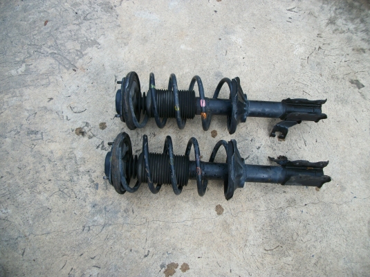 ขายถูก โช๊คคู่หน้า นิสัน บี 14