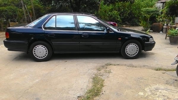 ขายรถเก๋ง แอดคอร์ด ตาเพชร ปี93 สภาพพร้อมใช้งาน สวยๆๆ(ขายแล้ว) ขายรถเก๋ง แอดคอร์ด ตาเพชร ปี93 สภาพพร้อมใช้งาน สวยๆๆ(ขายแล้ว)