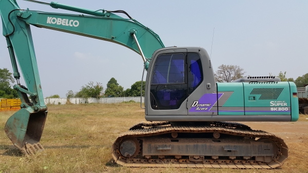 ขายรถแบคโฮ KOBELCO SK.200-YN08 เล่มทะเบียน ไฟฟ้ามี ช่วงล้างเต็ม รถสวยมากๆ ราคา.1650000 สนใจโทรด่วน