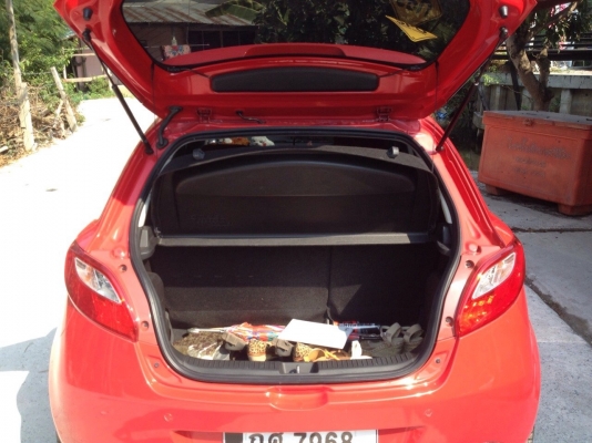 ขาย MAZDA2 5ประตูตัวTop มือเดียวใช้เองคะ