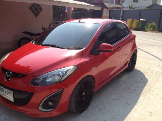 ขายด่วน MAZDA2 5ประตูตัวTop มือเดียวใช้เองคะ
