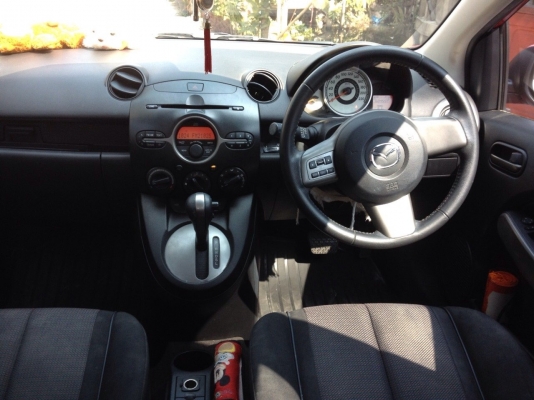 ขายด่วน MAZDA2 5ประตูตัวTop มือเดียวใช้เองคะ