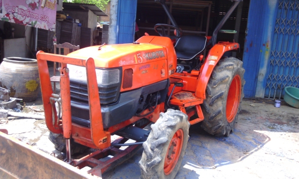 ลดแล้ว 195000 บาท ด่วนๆรถไถ คูโบต้า 34 แรง พร้อมอุปกรณ์ 3 อย่าง ใบดัน หาง 6 โรตารี่