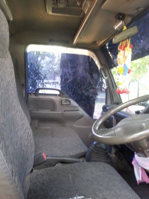 ขายรถรับส่งนักเรียน 6 ล้อ ELF กระจกไฟฟ้า มีเอร์ แคสชีสวยไม่ผุ100เปอร์เซน เครื่องดีแน่น มีเล่มพร้อมโอน