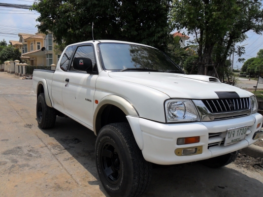 ขาย MITSUBISHI L 200 STRADA 2.8 TURBO MEGACAB 4 WD