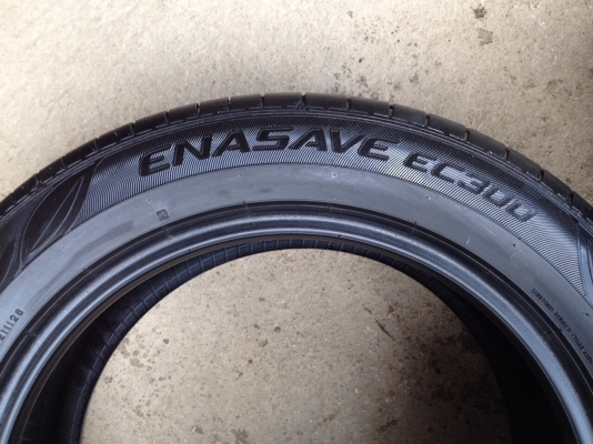 ยางDUNLOP 205 55R16ปี2014ถูกๆ