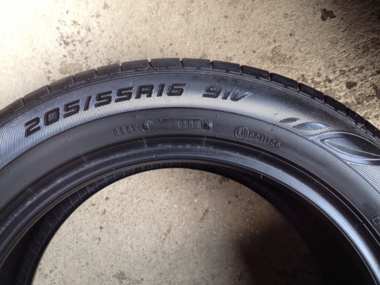 ยางDUNLOP 205 55R16ปี2014ถูกๆ