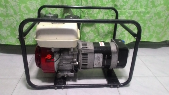 เครื่องปั่นไฟเบนซิล ขนาด 3 KVA 220V  เครื่อง honda 4จังหวะ(แท้) พร้อมใช้งานครับ