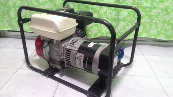 เครื่องปั่นไฟเบนซิล ขนาด 3 KVA 220V  เครื่อง honda 4จังหวะ(แท้) พร้อมใช้งานครับ