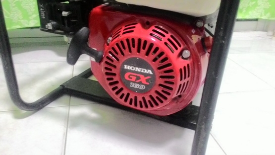 เครื่องปั่นไฟเบนซิล ขนาด 3 KVA 220V  เครื่อง honda 4จังหวะ(แท้) พร้อมใช้งานครับ