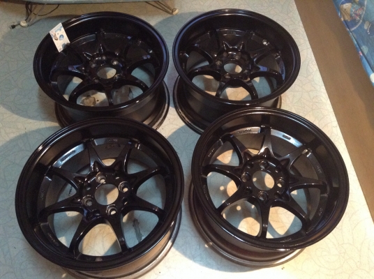 แม็ก CE28n ขอบ 15 นิ้ว 4 รู 100 กว้าง 8 นิ้ว 4 วง