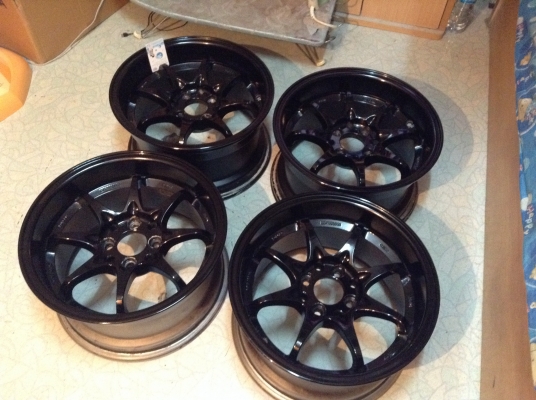 แม็ก CE28n ขอบ 15 นิ้ว 4 รู 100 กว้าง 8 นิ้ว 4 วง