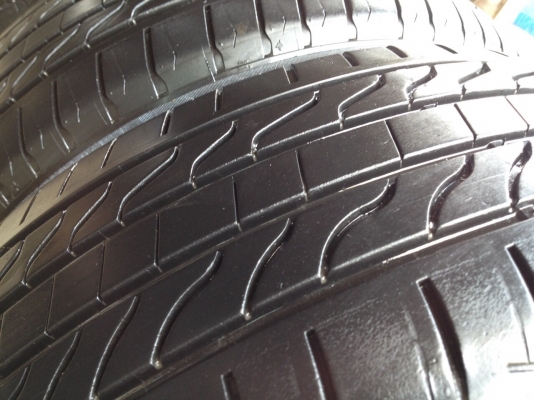 ยางมิชลิน215 60R16ปี2013ถูกๆ