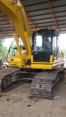 ขายรถแบคโฮ KOMATSU PC 200 รุ่น 8 พร้อมหัวลาก ซูโม่ 227 ขายยกคู่ ขายรถแบคโฮ KOMATSU PC 200 รุ่น 8 พร้อมหัวลาก ซูโม่ 227 ขายยกคู่
