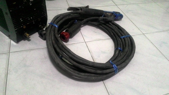 เครื่องเชื่อมระบบอินเวอร์เตอร์ ขนาด 200 A อุปกรณ์ครบ สภาพพร้อมใช้งานครับ