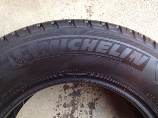 ยางมิชลิน215 70R16ปี2013สวยคุ้มๆ ยางมิชลิน215 70R16ปี2013สวยคุ้มๆ