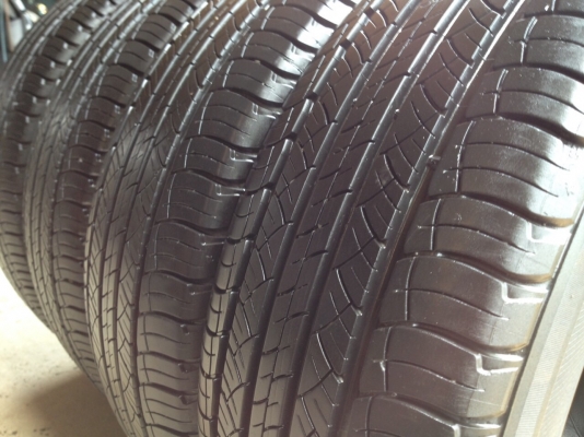 ยางมิชลิน215 70R16ปี2013สวยคุ้มๆ