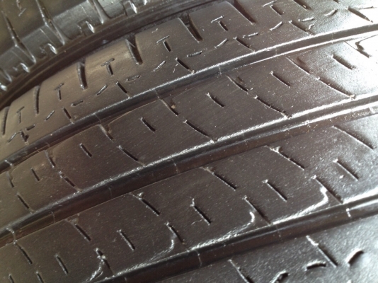 ยางรถกระบะมิชลิน195R15ปี2014ถูกคุ้มๆ ยางรถกระบะมิชลิน195R15ปี2014ถูกคุ้มๆ