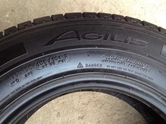 ยางรถกระบะมิชลิน195R15ปี2014ถูกคุ้มๆ ยางรถกระบะมิชลิน195R15ปี2014ถูกคุ้มๆ