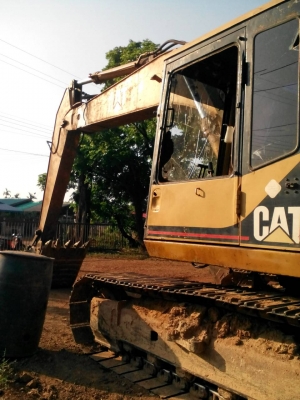 ขายด่วน CAT EL 200 B สภาพดี พร้อมใช้งาน ขายด่วน CAT EL 200 B สภาพดี พร้อมใช้งาน