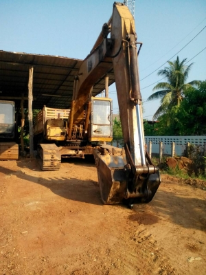ขายด่วน CAT  EL 200 B สภาพดี พร้อมใช้งาน