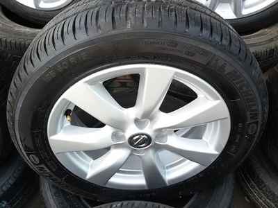 ขายล้อแม็กNISSAN ALMERA VL(รุ่นTOP) ยางปี13  4 ล้อ