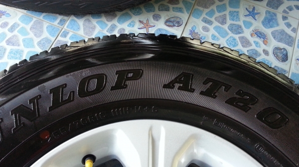 ขายยาง DUNLOP  AT20  255 70R16 ปี13