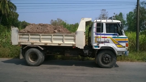 ขาย 6 ล้อดั้ม HINO คัสซีสวย เครื่อง WO6E 165 แรงม้า เฟืองท้ายใหญ่ เพาวเวอร์ ยางเต็ม ทะเบียนเต็มพร้อมโอน
