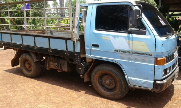 ฝากขายรถ 4 ล้อ NKR เครื่อง 4JB1 88 แรงม้า รถห้างแท้จดทะเบียนปี 41 คัสซีสวยตลอดเส้น เกียร์สั้น ทะเบียนพร้อมโอนครับ