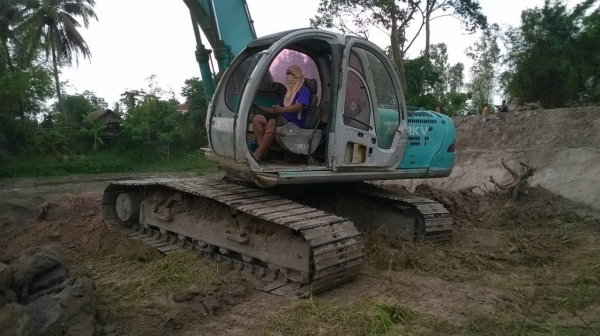 ขายแบคโฮ KOBE MARK V ไฟฟ้าเต็ม เครื่องแน่น ปั้มแรง เอวแน่นไม่หลวม รถใช้งานอยู่ทุกวัน เอกสารใบอินวอยซ์