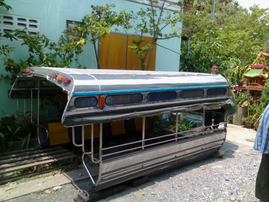 ขาย หลังคาเสตนเลส ใส่กระบะ navaraปี2010 ช่วงยาว ขาย หลังคาเสตนเลส ใส่กระบะ navaraปี2010 ช่วงยาว