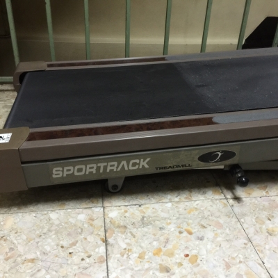 ลู่วิ่งไฟฟ้า Sportrack สภาพสวย ใช้งานได้ดีครบทุกฟังชั่น สายพานสภาพยังดี สภาพ 90 เปอร์เซ็น พร้อมใช้ สนใจโทรคุยกันครับ