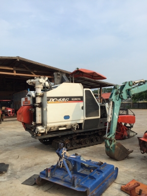 ขายรถเกี่ยวข้าวDc68g