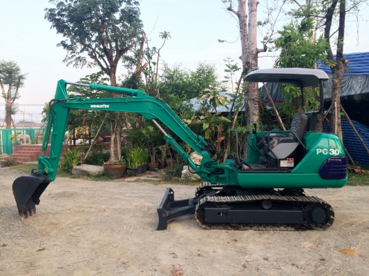 ขายรถแบคโฮ  รถนำเข้าจากญี่ปุ่น ติดต่อ 086-775-7900, 086-324-1992