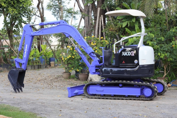 ขายรถแบคโฮ  รถนำเข้าจากญี่ปุ่น ติดต่อ 086-775-7900, 086-324-1992