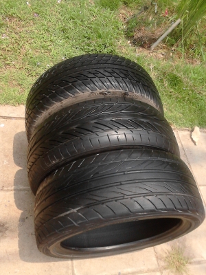 205/45R17  ต่างยี่ห้อ มี 3 เส้น tel.081-427-3941
