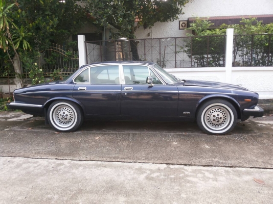 1975 Jaguar XJ Series sport Series 3 40 years เครื่องเดิมๆติดแก็สสวยๆสุดคลาสสิคราคาประหยัด