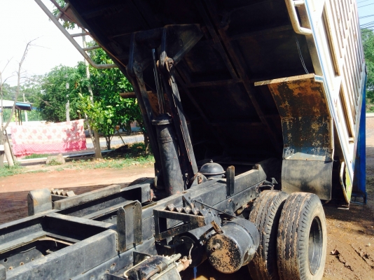 ขายรถหกล้อดั๊ม nkr 110 hp ยางดีแชสซีสวย เจ้าของขายเอง เอกสารพรัอมโอน