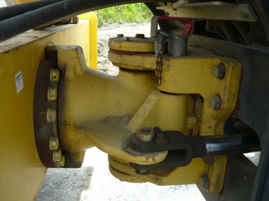 รถบด BOMAG BW211 D-4  4050ชม. 11 ตัน  หากรอของได้ 30-45 วัน ติดต่อมาได้เลยครับ